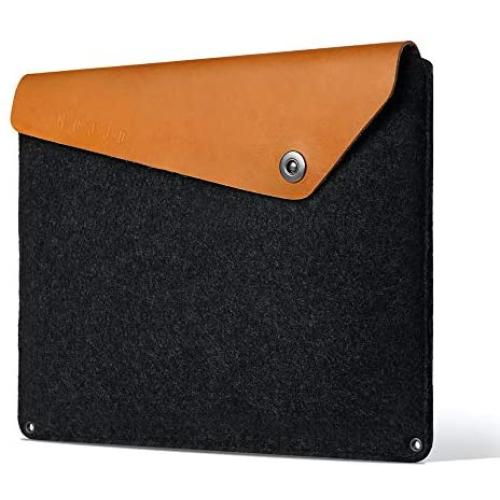 Mujjo Sleeve for New MacBook Pro 16-inch, 15'' MacBook Pro (4th Gen) | Anti-Peel Felt, Vegetable Tanned Leather Flap, Storage, Card Pocket (Tan)
