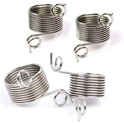 4 Pieces 2 Size Metal Yarn Guide Finger Holder Knitting Thimble for Crochet Knitting Crafts Accessories Tool, 15MM and 17MM 4 Pieces 2 Size Metal Yarn Guide Finger Holder Knitting Thimble for Crochet Knitting Crafts Accessories Tool, 15MM and 17MM