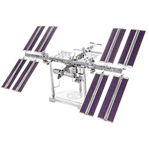 Metal Earth Fascinations Premium Series International Space Station 3D Metal Model Kit
