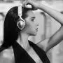 V-MODA XS On-Ear Folding Design Noise-Isolating Metal Headphone (White Silver) V-MODA XS On-Ear Folding Design Noise-Isolating Metal Headphone (White Silver)